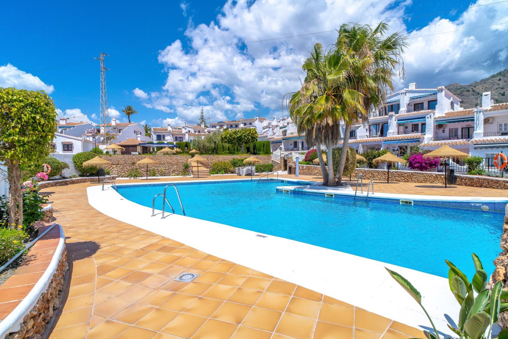Los Naranjos 25A Private Pool Capistrano Village Nerja Kültér fotó